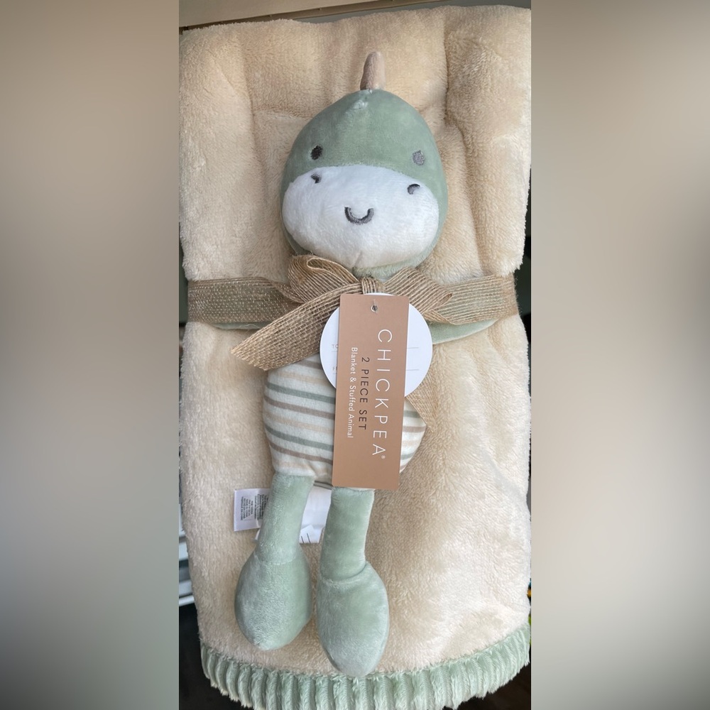 NEW Baby Blanket With Dinosaur Plush Toy 2-Piece Gift Set 30x36 Chick Pea